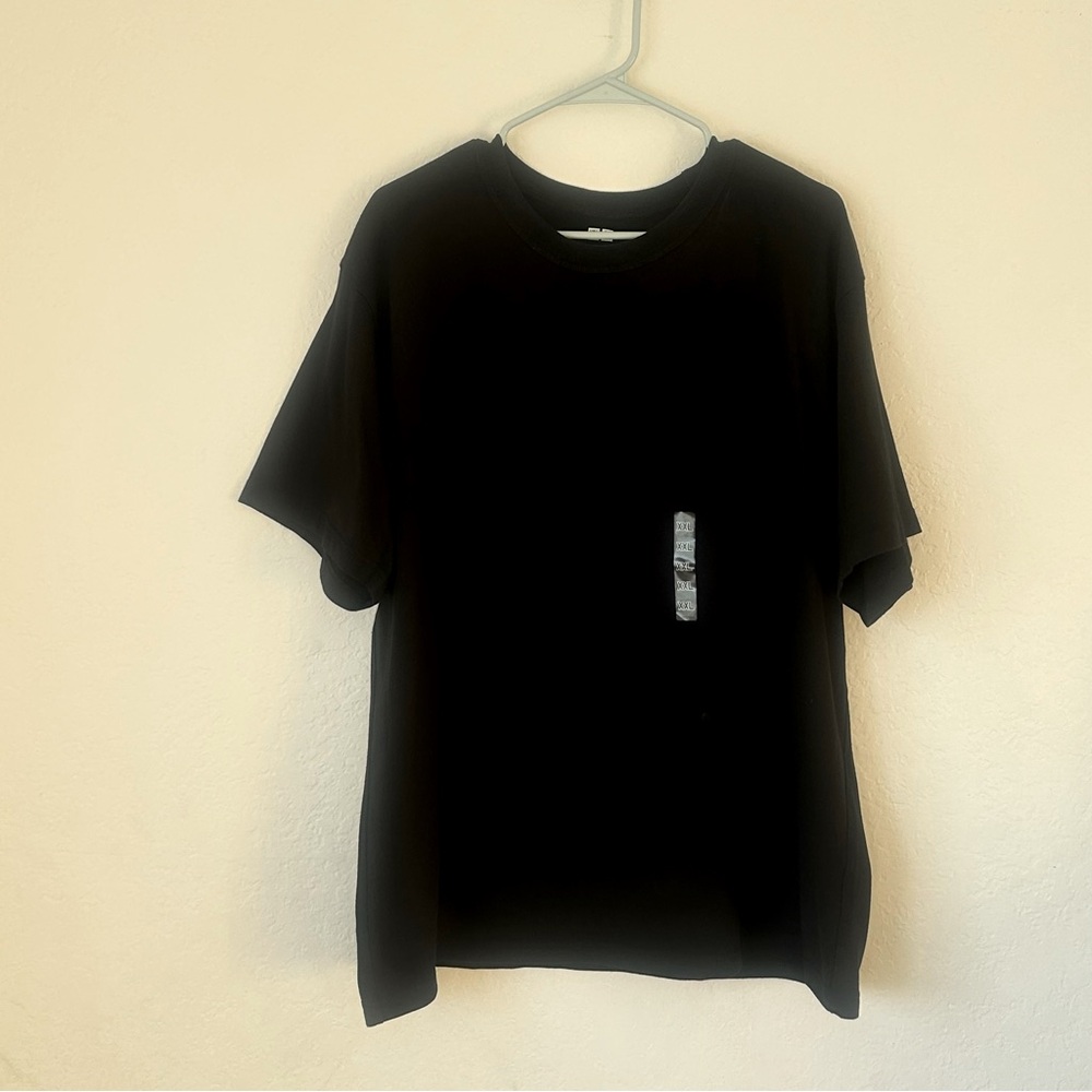 Uniqlo Men’s XXL Black classic “U T shirt”